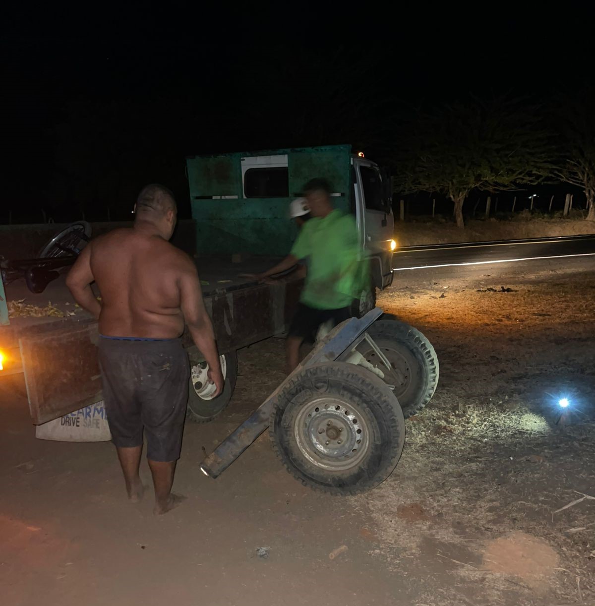 Choque entre un carro y un carretón de caballo deja a dos personas ...